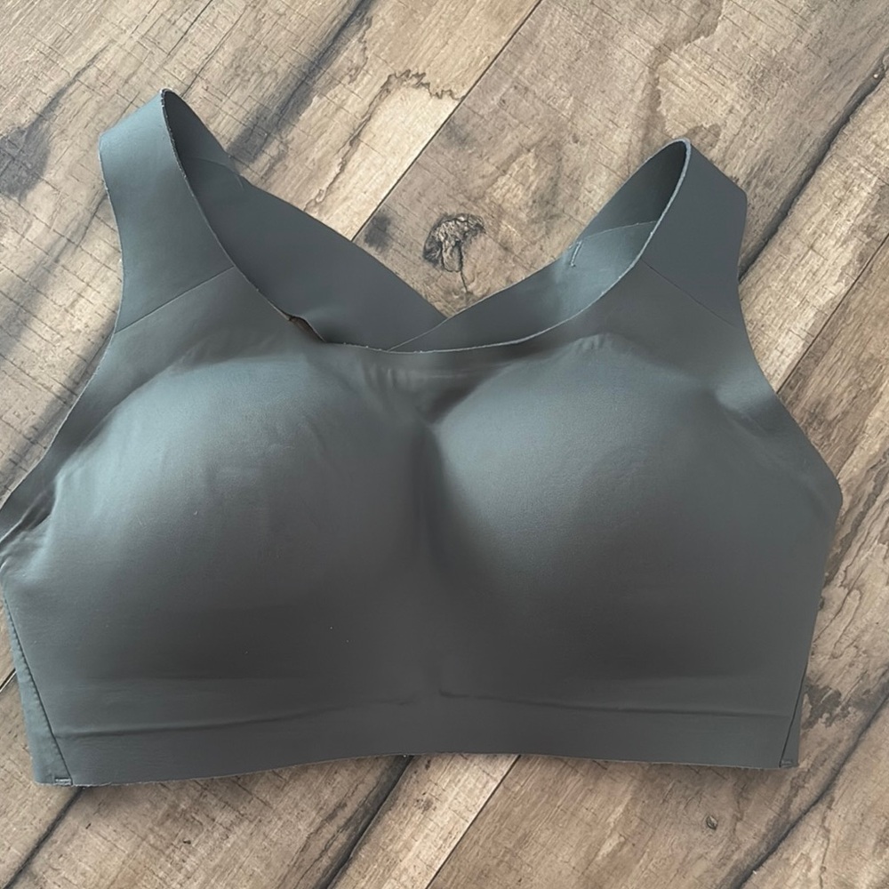 Lululemon Enlite Bra 32DD